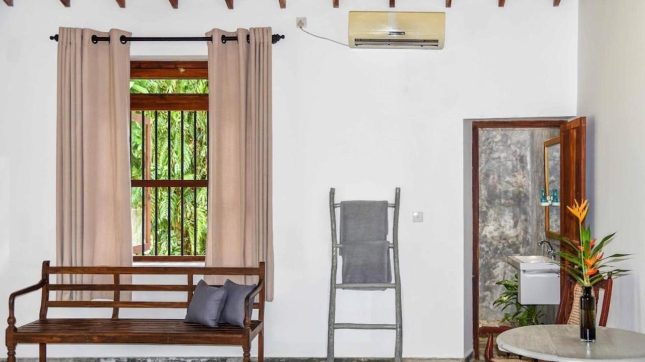 Antique Ceylon Villa Ahangama Exterior photo