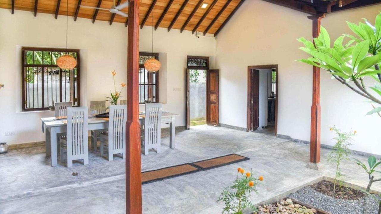 Antique Ceylon Villa Ahangama Exterior photo