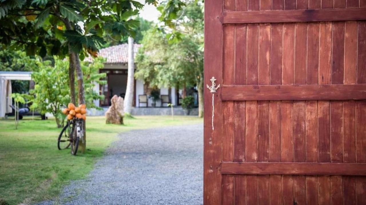 Antique Ceylon Villa Ahangama Exterior photo