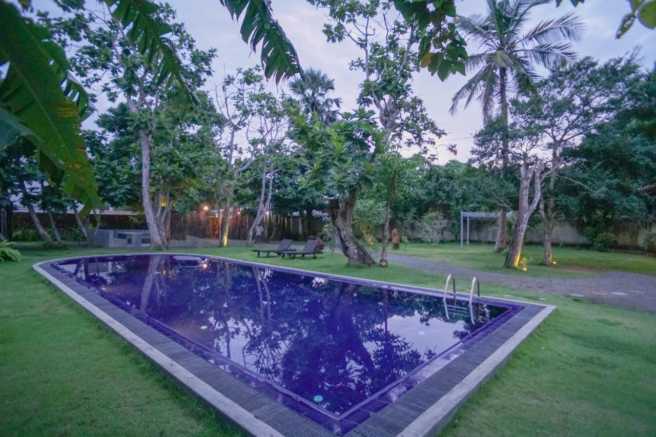 Antique Ceylon Villa Ahangama Exterior photo