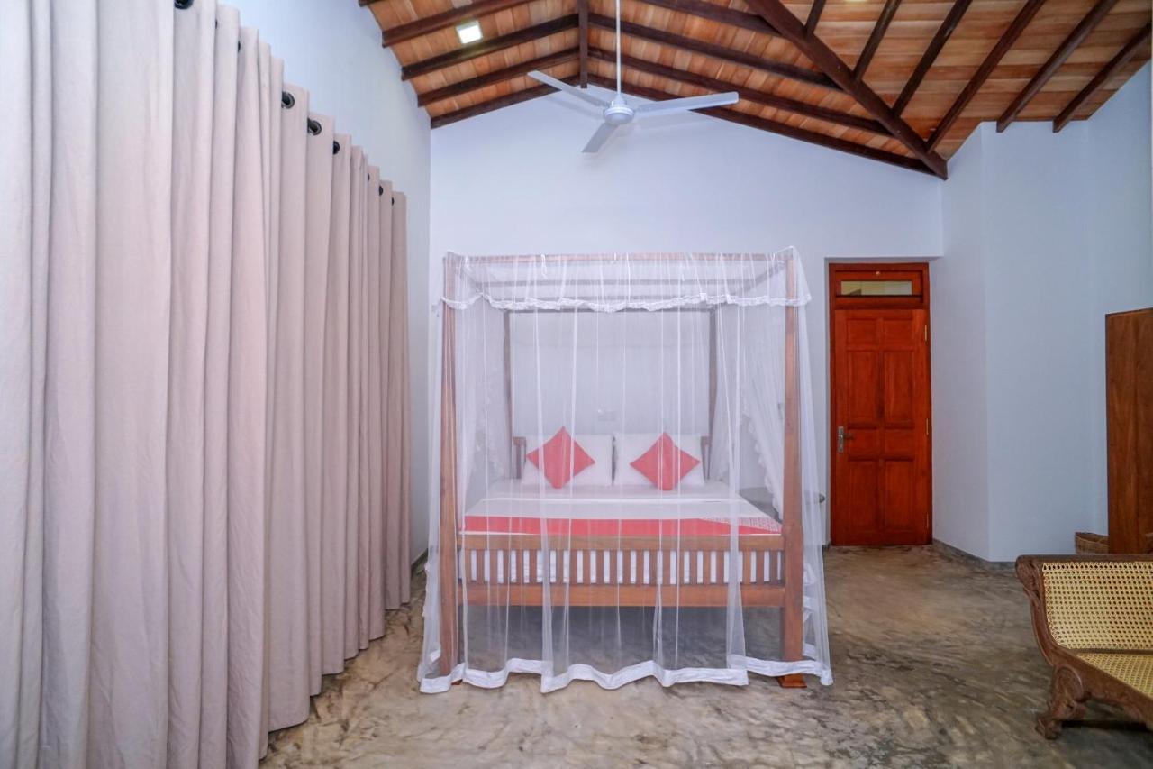Antique Ceylon Villa Ahangama Exterior photo